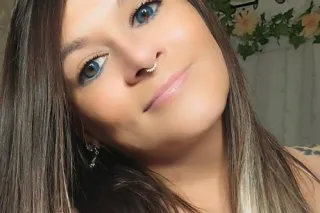 Petite Sexy Female - 28 - Image 1