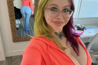 I will suck your dick Wanna Fu... - Image 3
