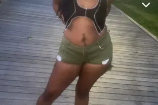 real eyes , lips & thighs 💦🫦 - Image 2