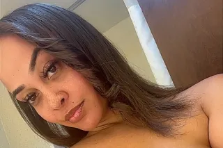 Sexy Petite Juicy Peach Visiti... - Image 1