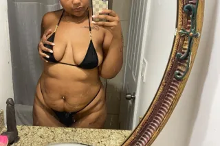18, 5'10, lightskin & stacked with 38DD 😘curves you won't forget# READY AND AVAILABLE: - Image 4
