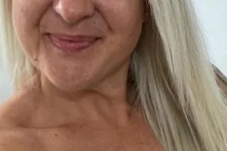💗🌹 41 Years Horny Hot Mom Read... - Image 3