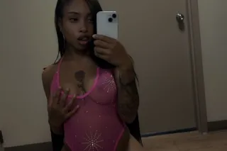 Sexxyyy Petite Redbone 💦🎀 🩷 - ... - Image 1