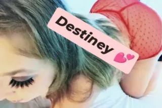 ⚠READ AD FIRST⚠💕NEW IN TOWN 💕 ... - Image 2