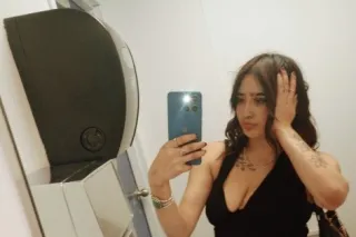 5'1 thick Mexican/Asian Baddie... - Image 1