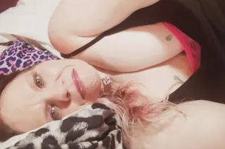 If your seeking a plus size woman who realy loves to suck dick and your balls as much as you enjoy getting it, youve found her. im also very very very open minded. ill try most things three times❤ - Image 6