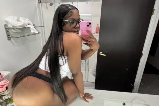 BACK IN TOWN 💦🫦Chocolate Cake🍰🍦With a side of CREAM 🥛 Just 4⃣You 🫵💦🍫⛲ - Image 9