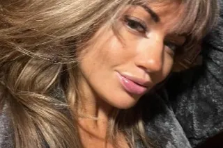 sexy italian with curves in/ou... - Image 4