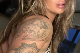 sexy italian with curves in/ou... - Image 1