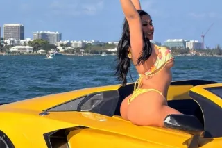 sexy islander babe - Image 5