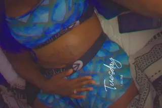 cute sexy thick looking for fu... - Image 1