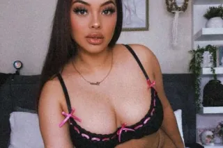 🫦𝓑𝓮𝓪𝓾𝓽𝓲𝓯𝓾𝓵 𝓘𝓽𝓪𝓵𝓲𝓪𝓷𝓪/𝓛𝓪𝓽𝓲𝓷𝓪 𝓑𝓸𝓶... - Image 3