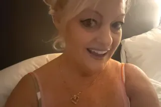 beautiful blonde - Image 3