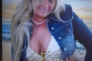 beautiful blonde - Image 1