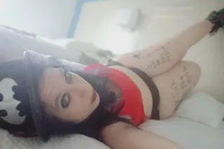 Horny Lets play! Naked invite only - Image 2