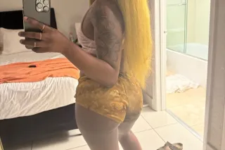 hey baby 😘Facetime shows💦 Inca... - Image 2