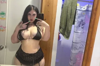 bisexual green eyed goddess 😍 ... - Image 4