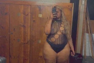 NEW IN TOWN 🤫💅🏽💦🍭 COME GET SPLASHED — JUICY & SWEET 🍭💦 - Image 2