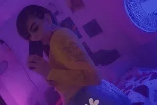 cum to Nikkii's play ground 💕p... - Image 2