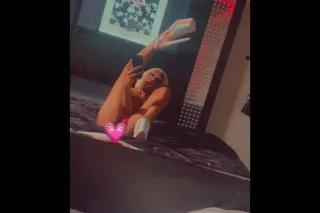 Pretty Petite w Pretty Feet 💖 available outs only - Image 5