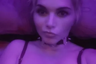 BUBBLE BUTT blonde WITH A SPLIT TONGUE ready to play - Image 6