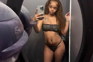 little petite treat 💕 outcalls... - Image 3