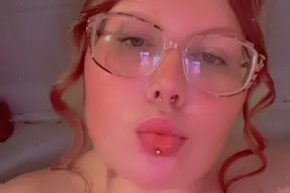 Here for tonight ONLY! Big booty white girl ready to help you relax 💕 2 GIRL SPECIALS! - Image 9