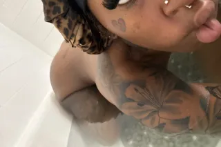 hey pussy come tight Yungg tight😻 - Image 2