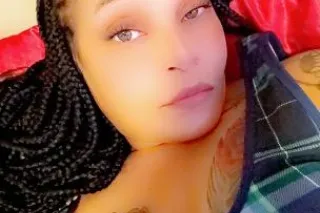 beautiful tits nice round boot... - Image 1