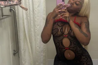 420 Friendly we can smoke at m... - Image 2