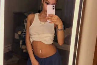 🥰 I think there is a version of me that only comes out when you talk to me.. and I would like us to find out together. 🙈 - Image 1