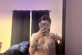 Come dive in this persian pussy! 😩😍 - Image 5