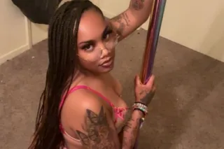 BIG WET MOOSE KNUCKLE 💦🥵 - Image 6