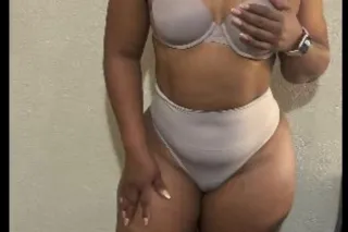 latina - Image 7