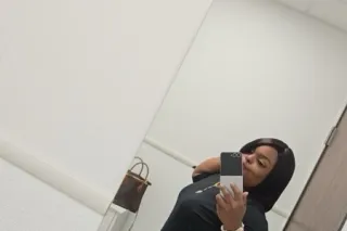 Thick lil' 4'11 shorty - 32 - Image 2