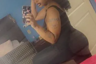 NEW # HHR SPECIALS-INSTANT REPLY a pretty 21 YO young slut , i eat ass .Upscale exotic slut , incall . fetish friendly - Image 7