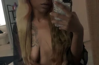 ANAL QUEEN AND THE BEST DEEPTHROAT IN TOWN OUT - Image 2