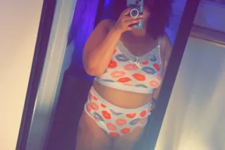 Happy 4th! Turns out independence 🎆makes me horny🤤🫦 😈 I’m 📣 Moxie 🌙 and love to satisfy 🤤Cum find out for yourself… 😍 video verification required 🎥📱✅. THICK🫦 Playful 🏝Mixed 😻💦 💫 Horny MILF💫 💯. - Image 7