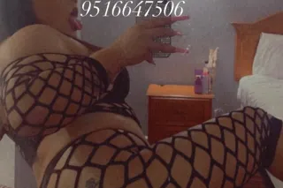 2 girl 💕in and outs 💕 catch me... - Image 1