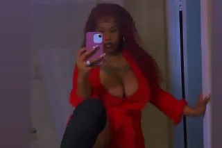 Santa Daddy🎅🏼Can I Be Ur Naughty Mrs.Claus 💋🫦Mixed Asian & Blk Creamer Available 24/7🫦🍹 - Image 5
