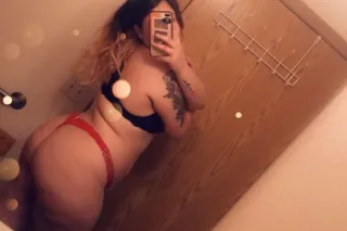 2 girls ready hit us up!! incall - Image 2