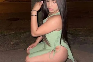 Beautiful big booty brunette i... - Image 3