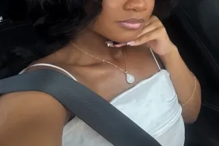 Too Fine To Scroll Past 💋 - Image 1