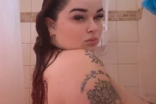 TATTED UP BLUE EYED PAWG 🤤 - 2... - Image 3