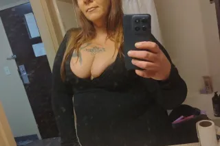 GILF with head master skills - Image 5