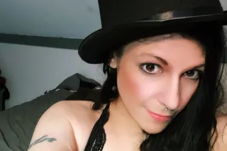 Fetish queen .... COME PLAY !!! - Image 7