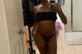 hot new babe in town 🫦 - Image 3