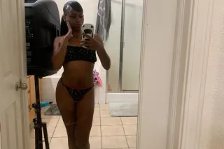 hot new babe in town 🫦 - Image 4
