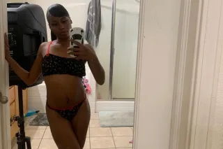 hot new babe in town 🫦 - Image 1