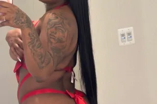 Just landed ✈ New in town show me a good time - Image 4